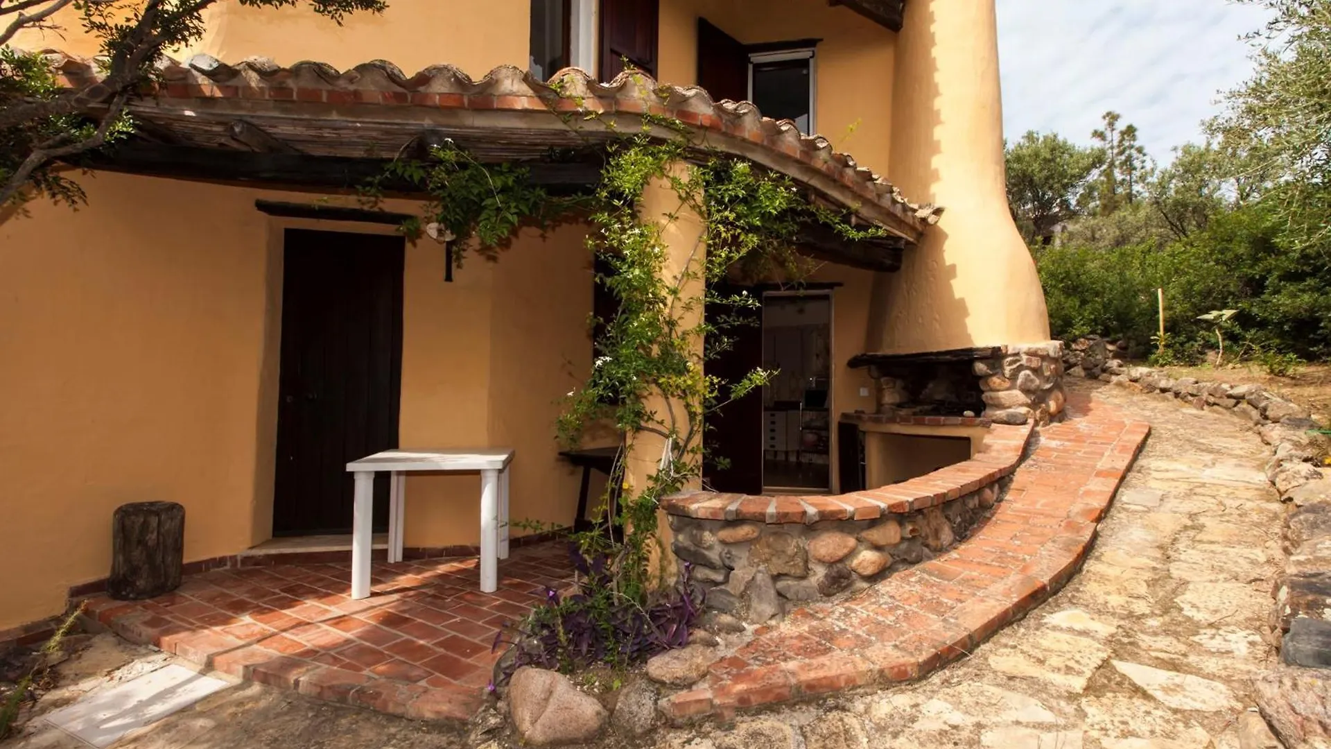 Apartment Holiday Home In Torre Delle Stelle 22921 Italy
